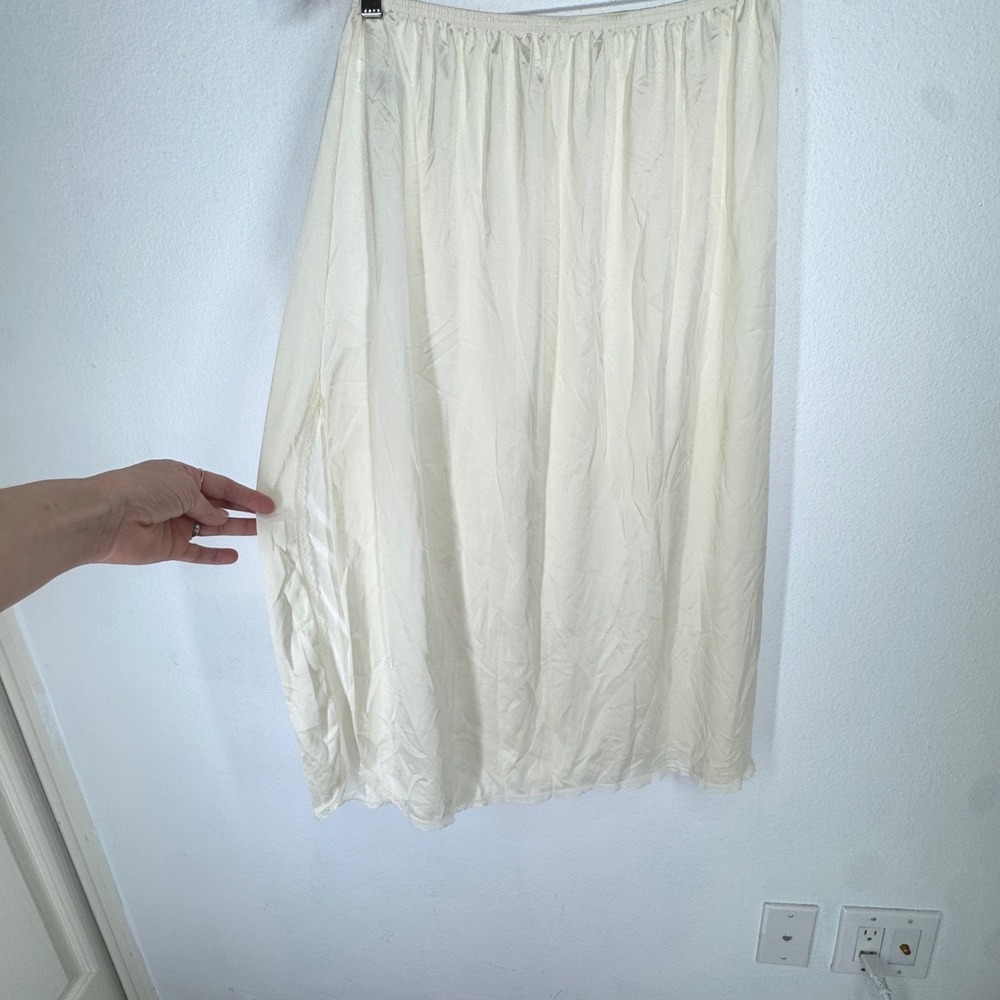 Vanity Fair Vintage Cream Nylon Lace Trim Slip Skirt Size L Fairy Grunge Y2K